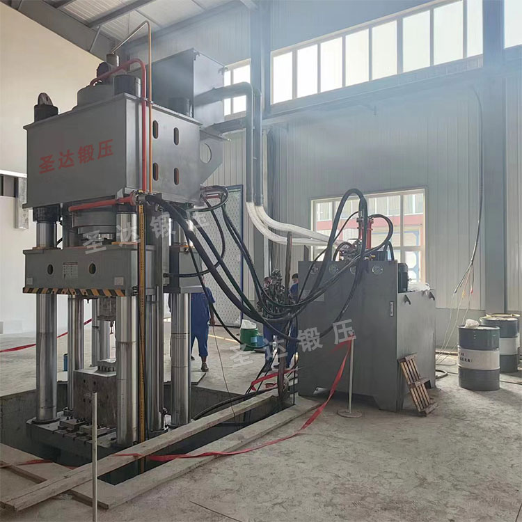 800噸匣缽液壓機現場調試 800噸匣缽液壓機現場調試